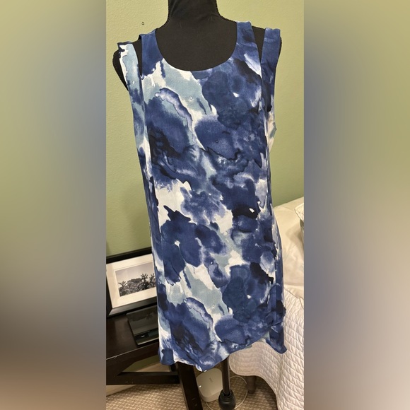 Soft Surroundings Medium Watercolor Blue White Tulip hem tank top shirt tunic - Picture 5 of 15